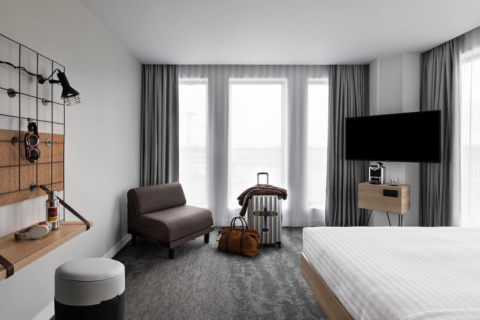 Hotel Moxy Lyon Airport Colombier-Saugnieu