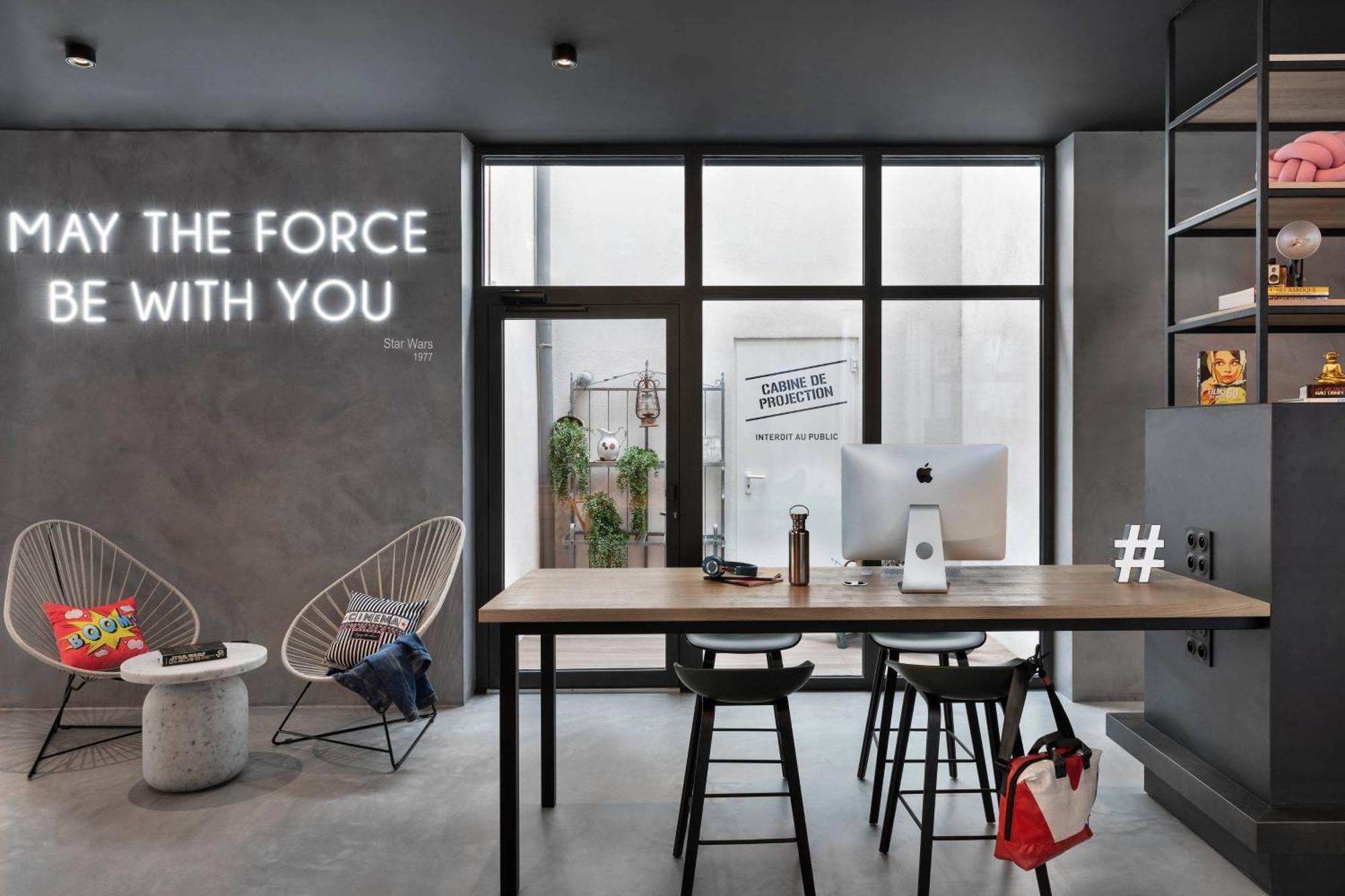 Hotel Moxy Lyon Airport 3*